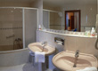 Hotel Continental - bathroom